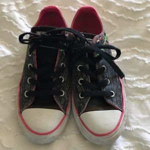 💗 Converse tennis shoes 💗